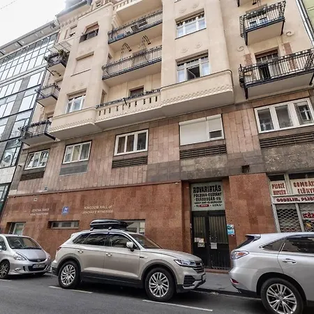 Lovely Little Downtown Next To Subway,metro * בודפשט