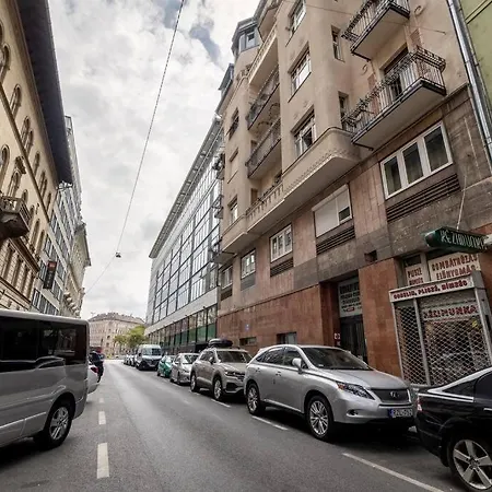 Lovely Little Downtown Next To Subway,metro Daire Budapeşte
