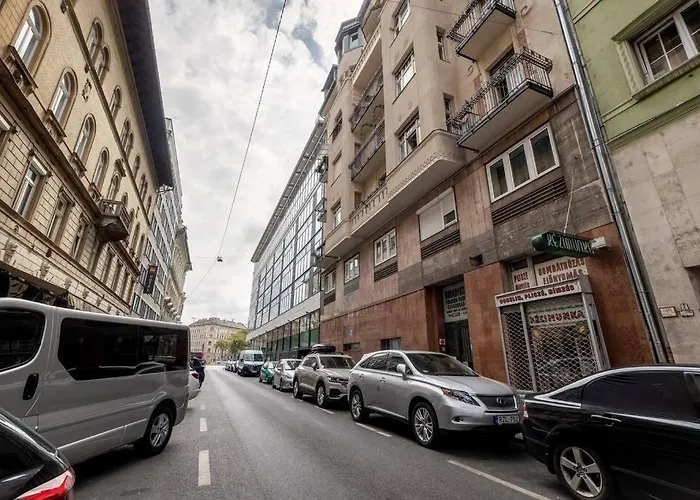 Lovely Little Downtown Next To Subway,metro Lejlighed Budapest